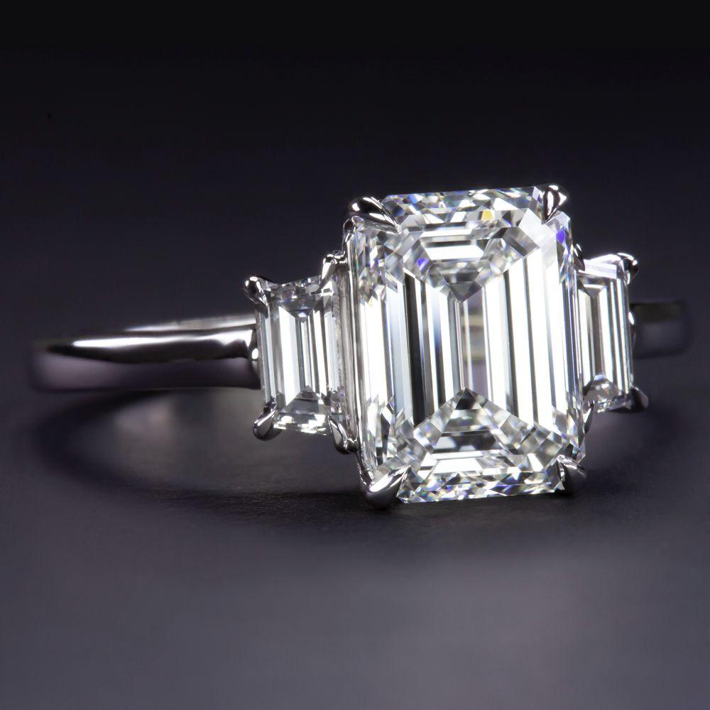 Verde 2ct IGI Lab-grown Emerald Cut Diamond Ring