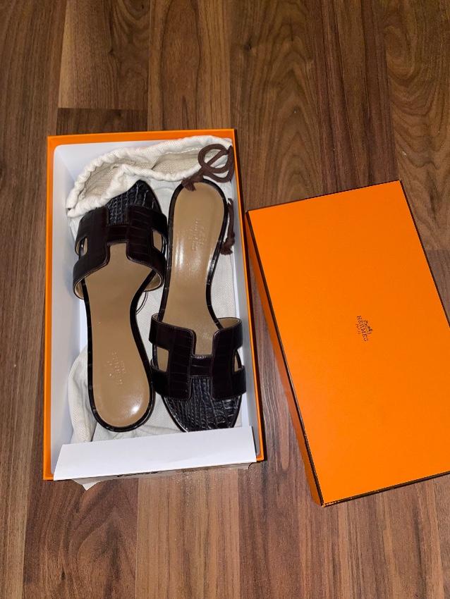Prunoir Matte Alligator Oasis Sandals