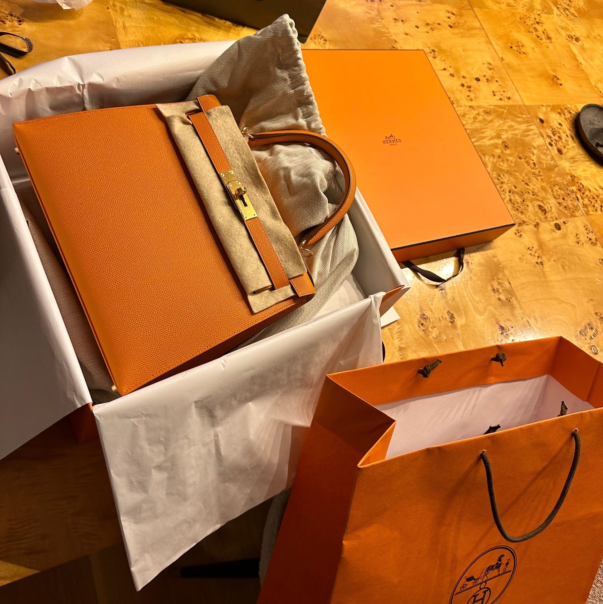 Hermes Kelly 28 Sellier in Orange Epsom Leather with Gold Hardware