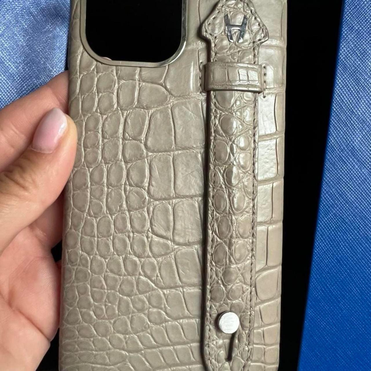 Grey alligator Side Finger iPhone 13 Pro Max
