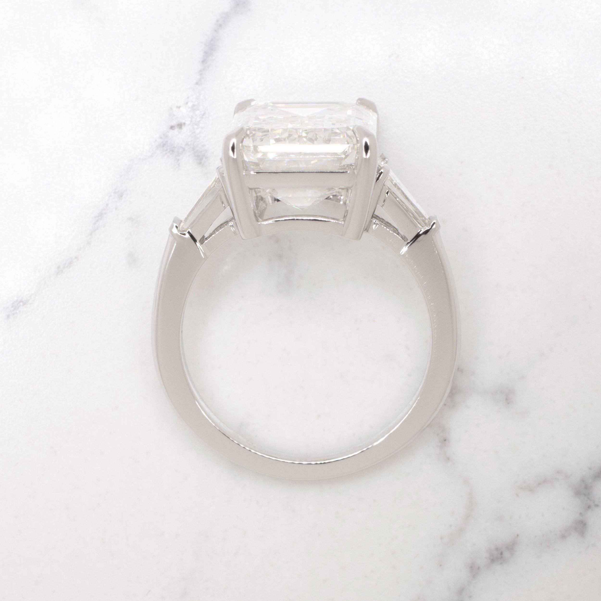 Verde 8ct IGI Certified Lab-grown Oval Cut VS2 Diamond Ring