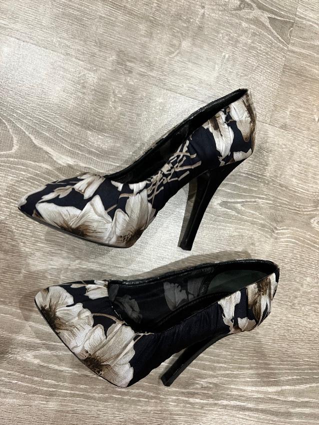Dolce & Gabbana Ruched Floral Pumps