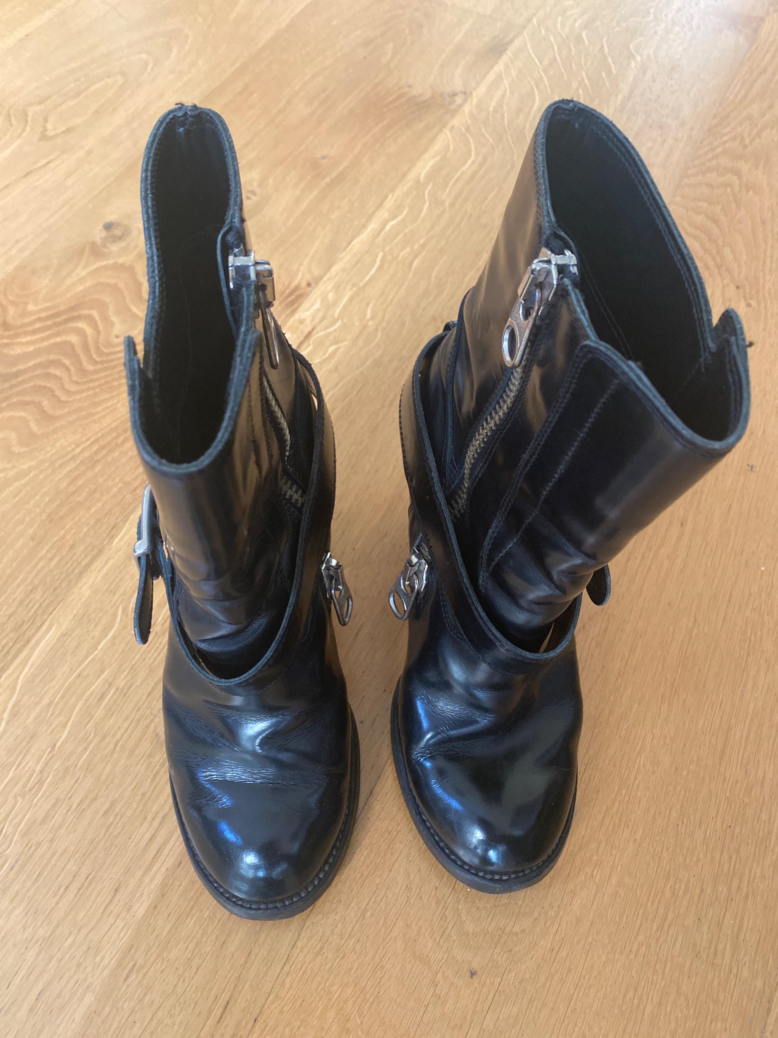 Back Leather Heeled Boots