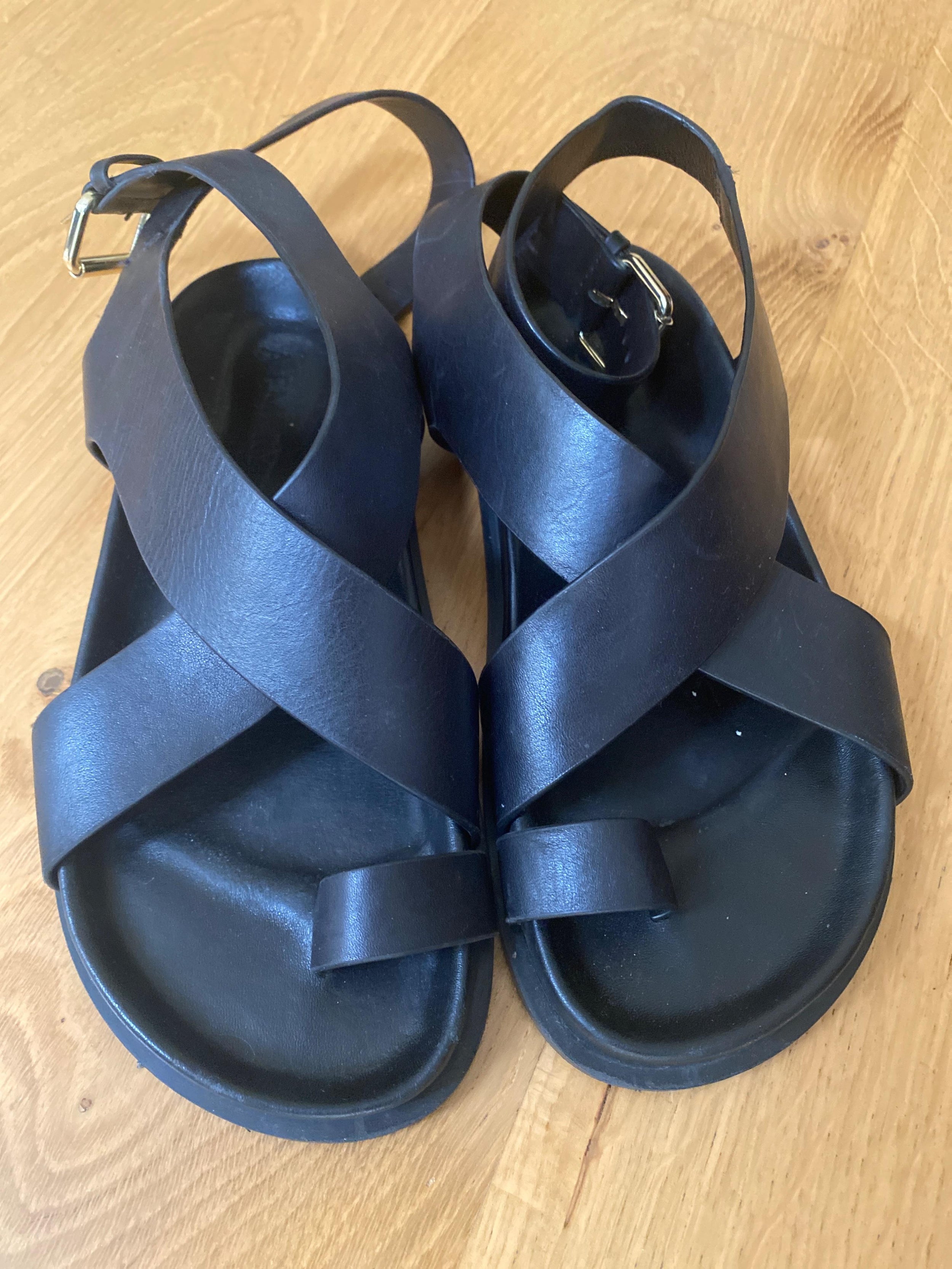 Jalen leather sandals
