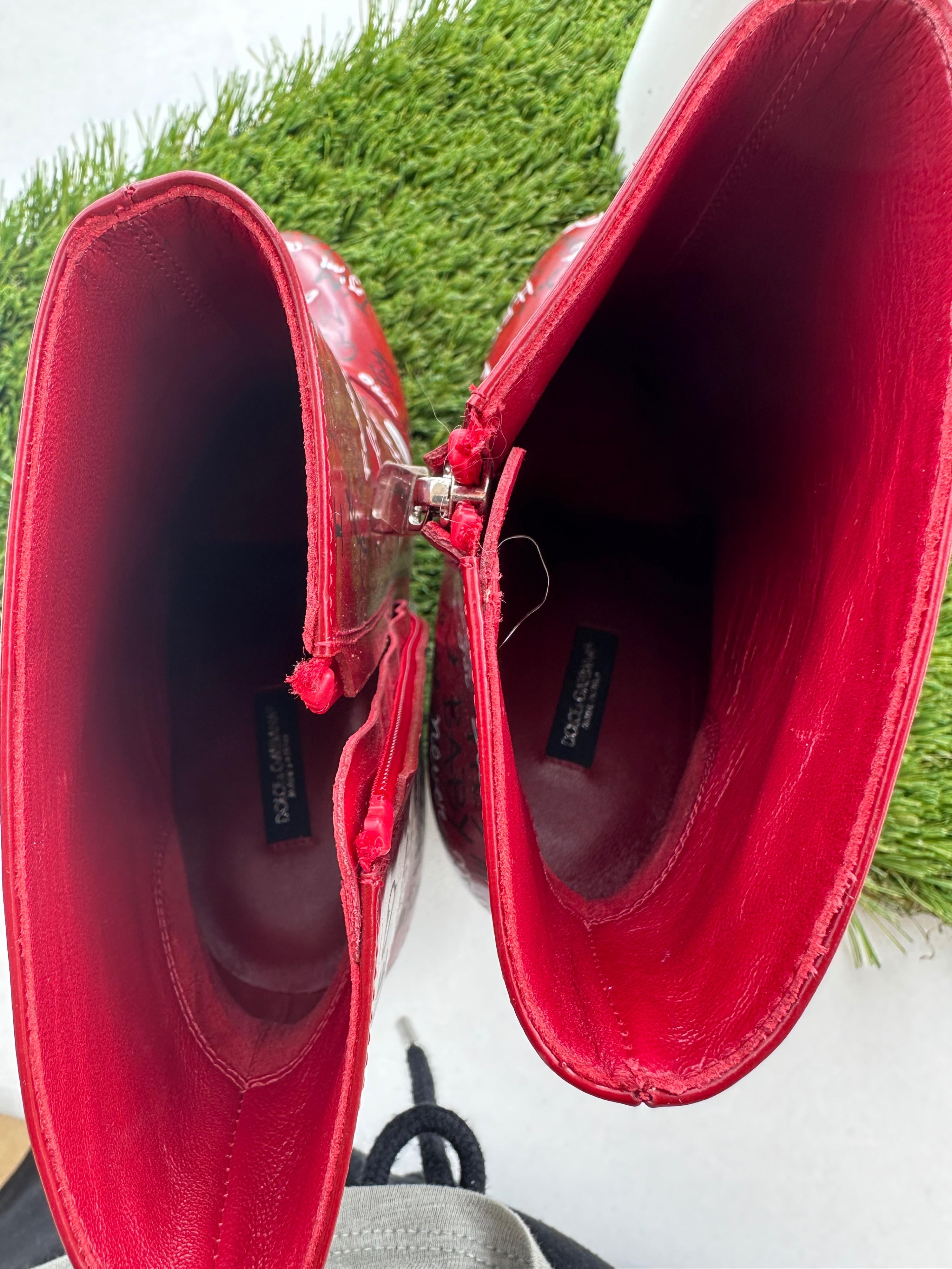 Dlce & Gabbana Red Graffiti Print Heeled Boots