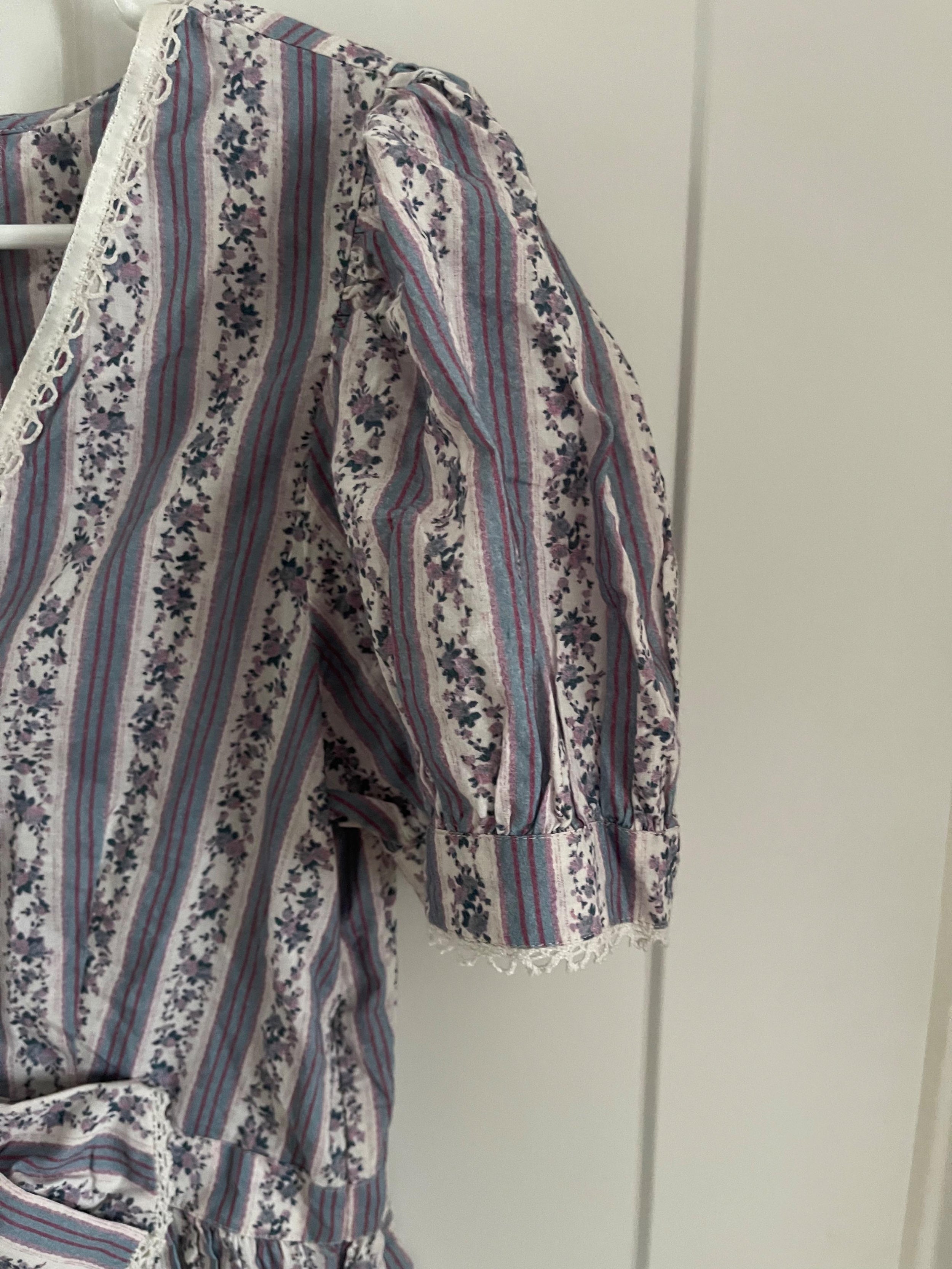 Blue floral Rikki blouse