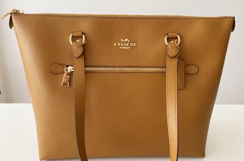 Coach caramel leather shoulder tote bag