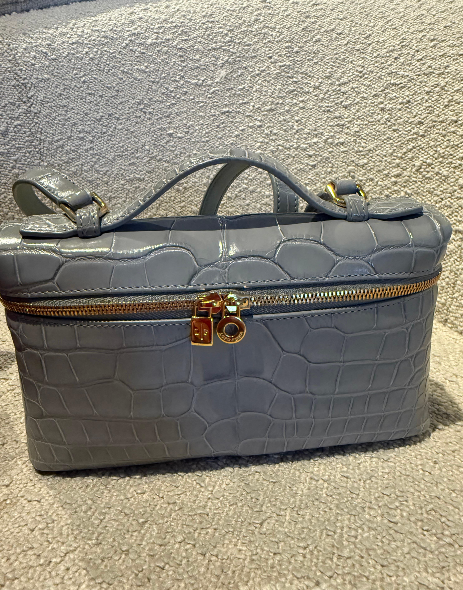 LORO PIANA Grey Extra Pocket L19 shiny Alligator Leather Pouch with cites