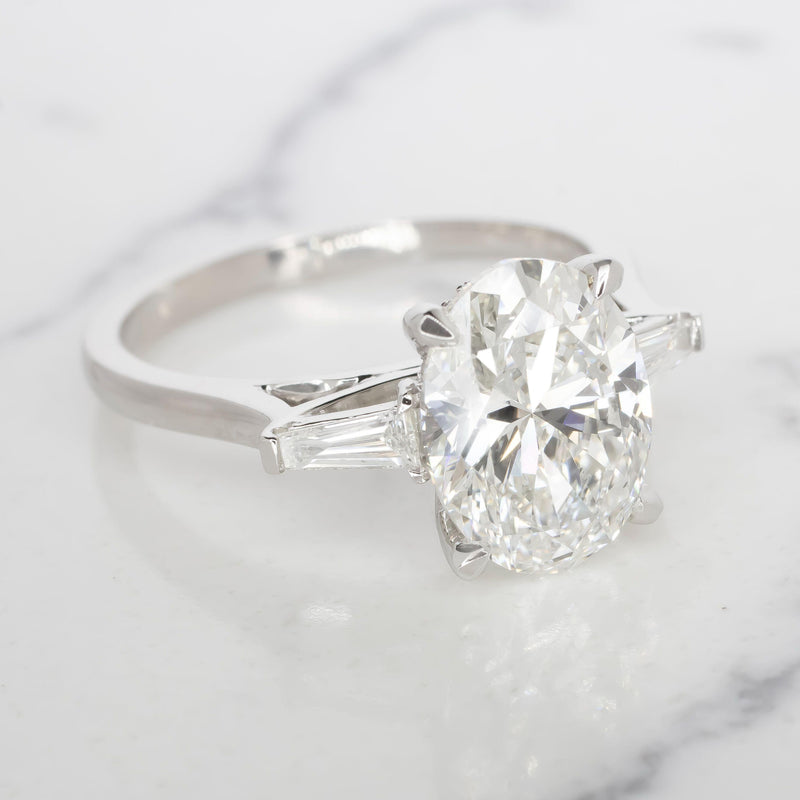 Verde 3ct IGI Certified Lab-grown Oval Cut VS2 Diamond Ring