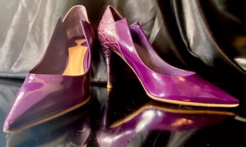 Chloe Croc Embossed Patent Leather Pumps