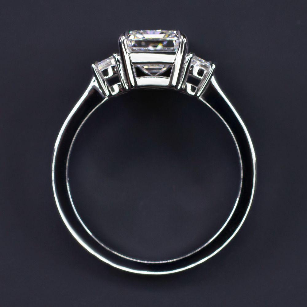 Verde 2ct IGI Lab-grown Emerald Cut Diamond Ring