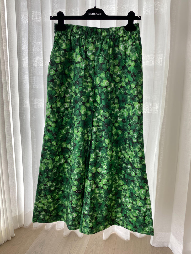 Green clover print cotton trousers