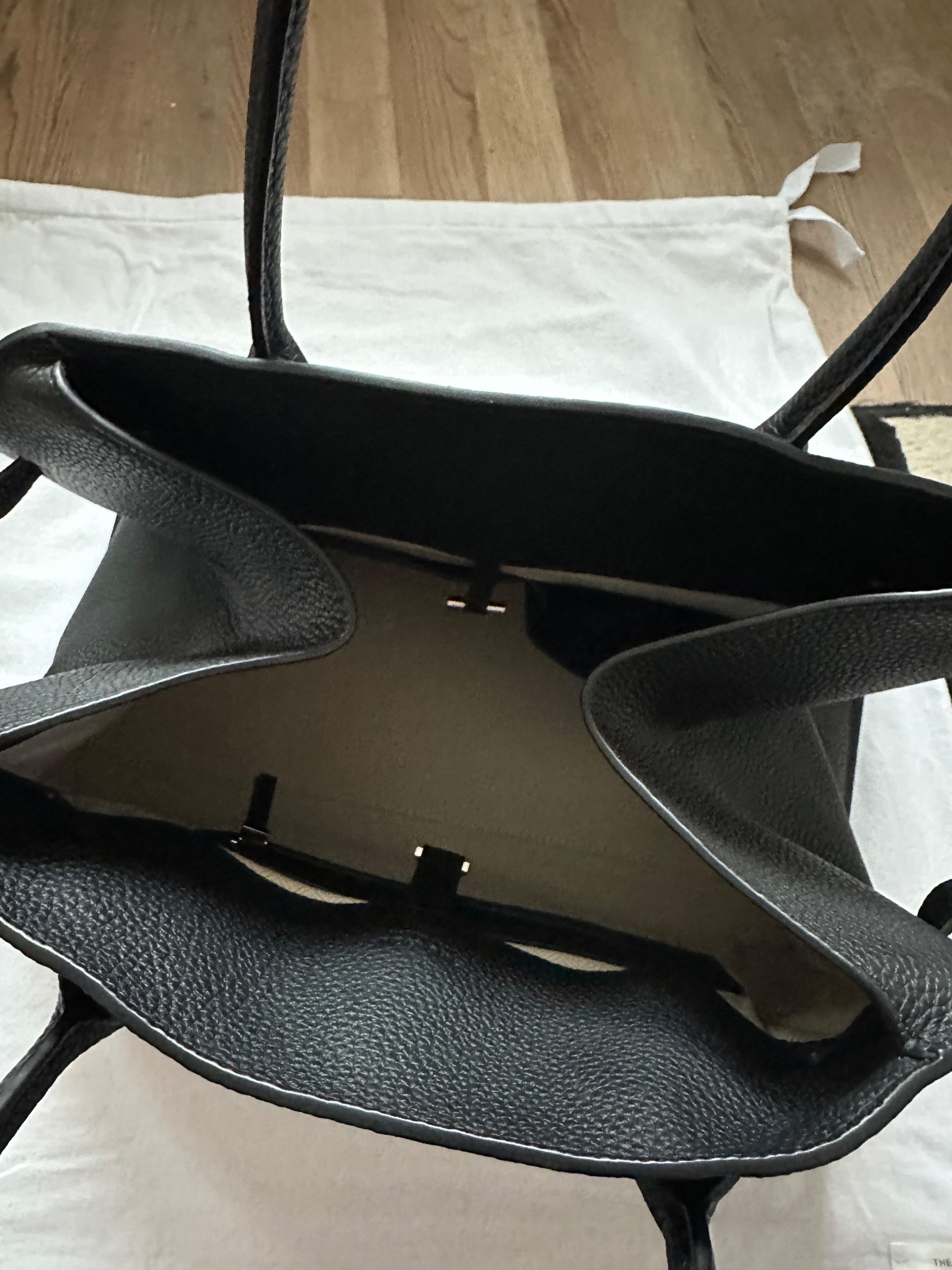 Soft Black Margaux 15