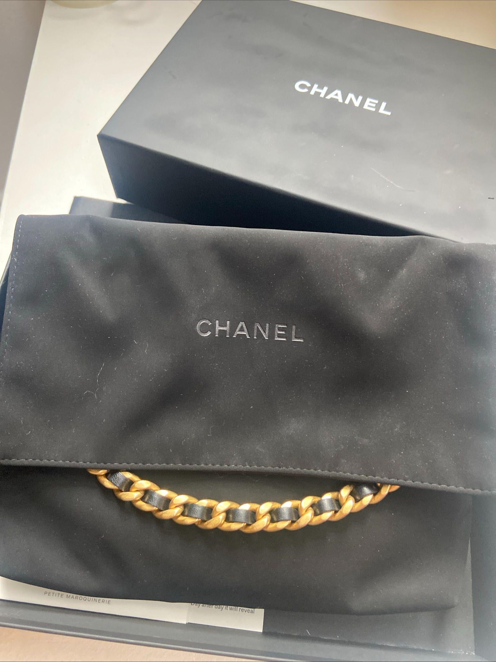 Chanel Black Quilted Leather Shoulder bag