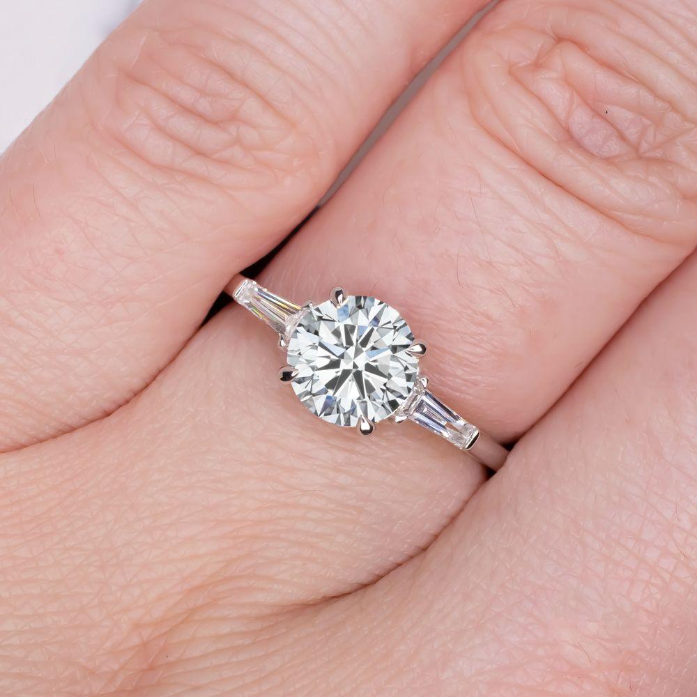 Verde 2ct IGI Lab-grown Round Cut Diamond Ring