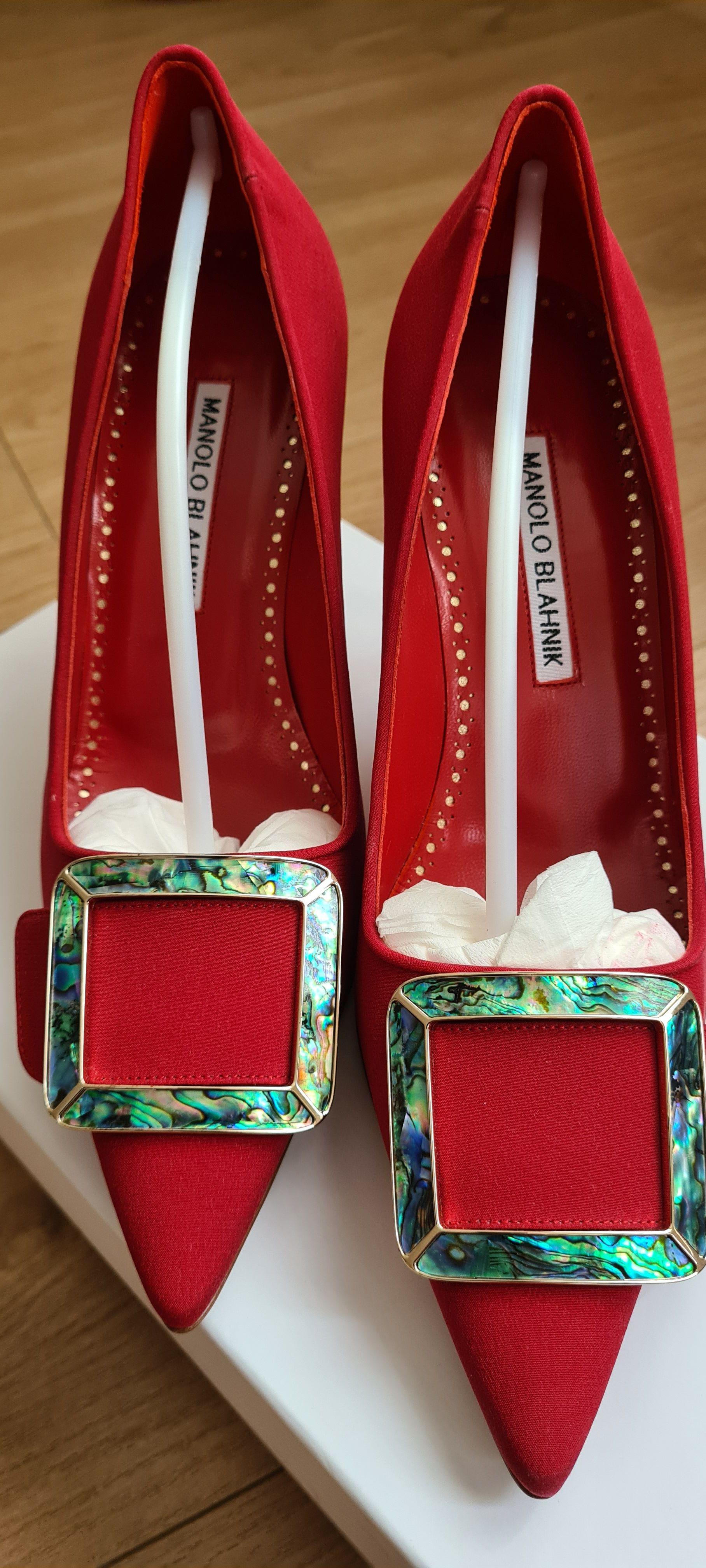 Maysale Red Satin Buckle Embellished Pumps