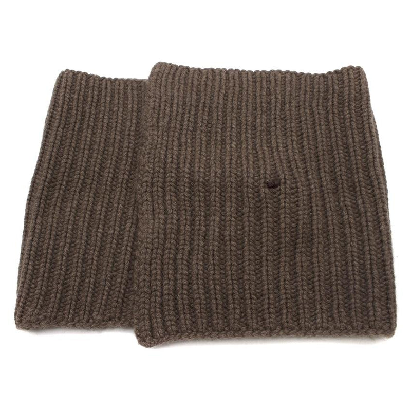 Bespoke brown chunky-knit collar