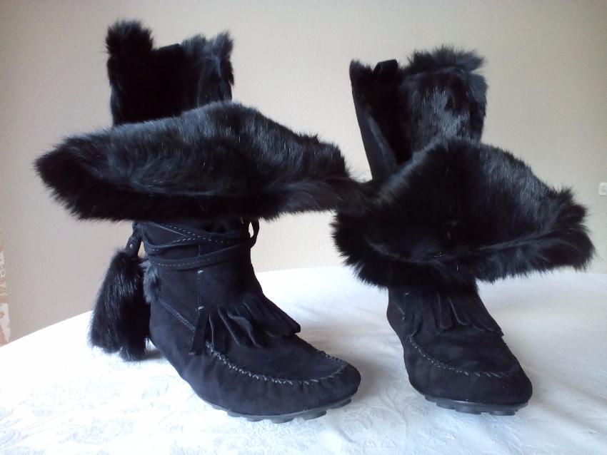 YVES SAINT LAURENT  Anckle boots in suede with fur
