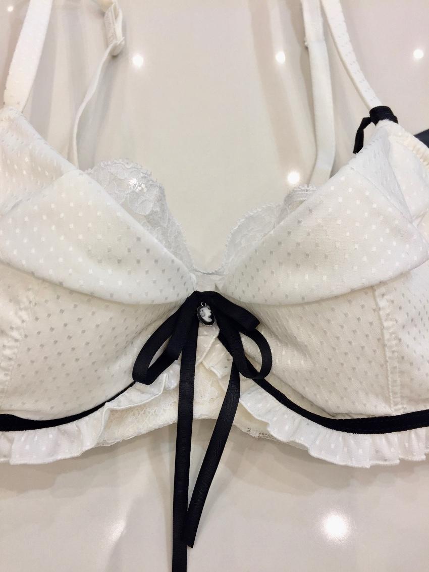 Chantal Thomass Ivory Leavers Lace Pad Bra & Thong Set