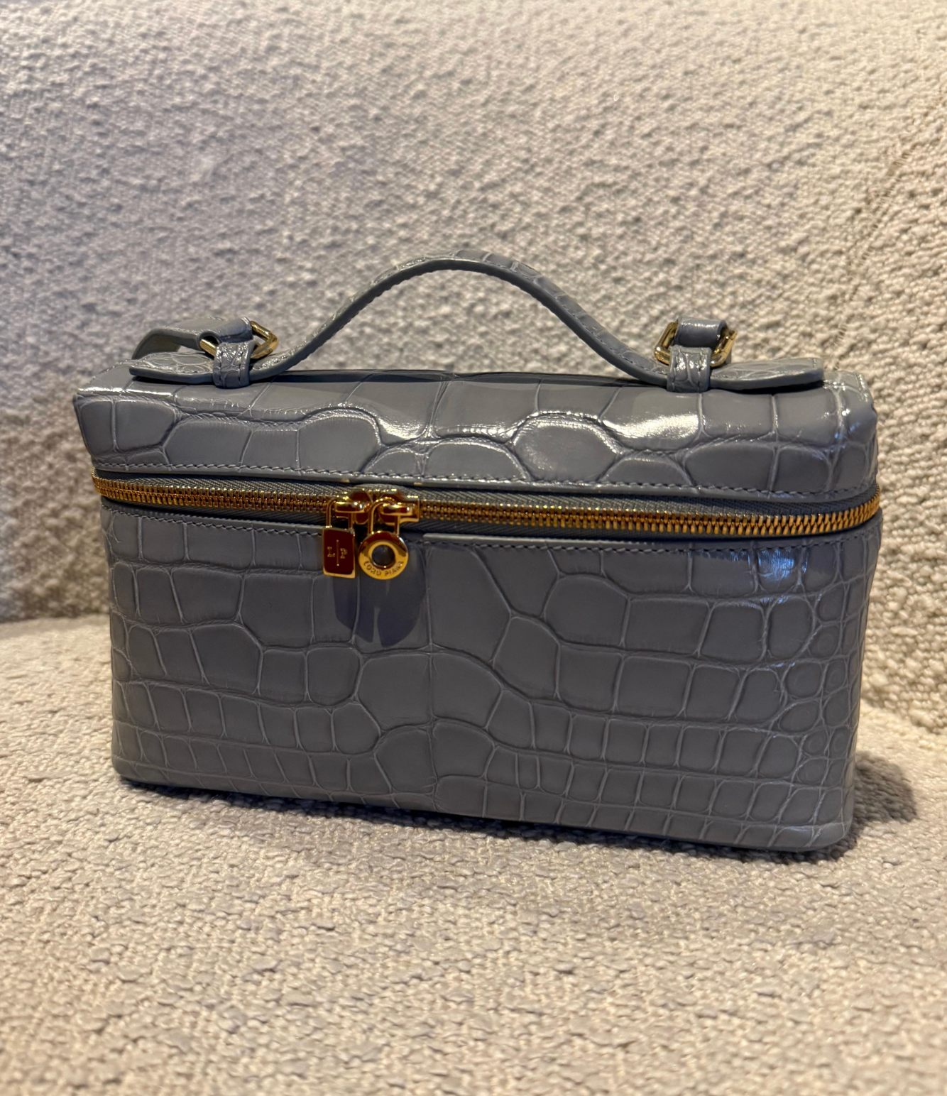 LORO PIANA Grey Extra Pocket L19 shiny Alligator Leather Pouch with cites