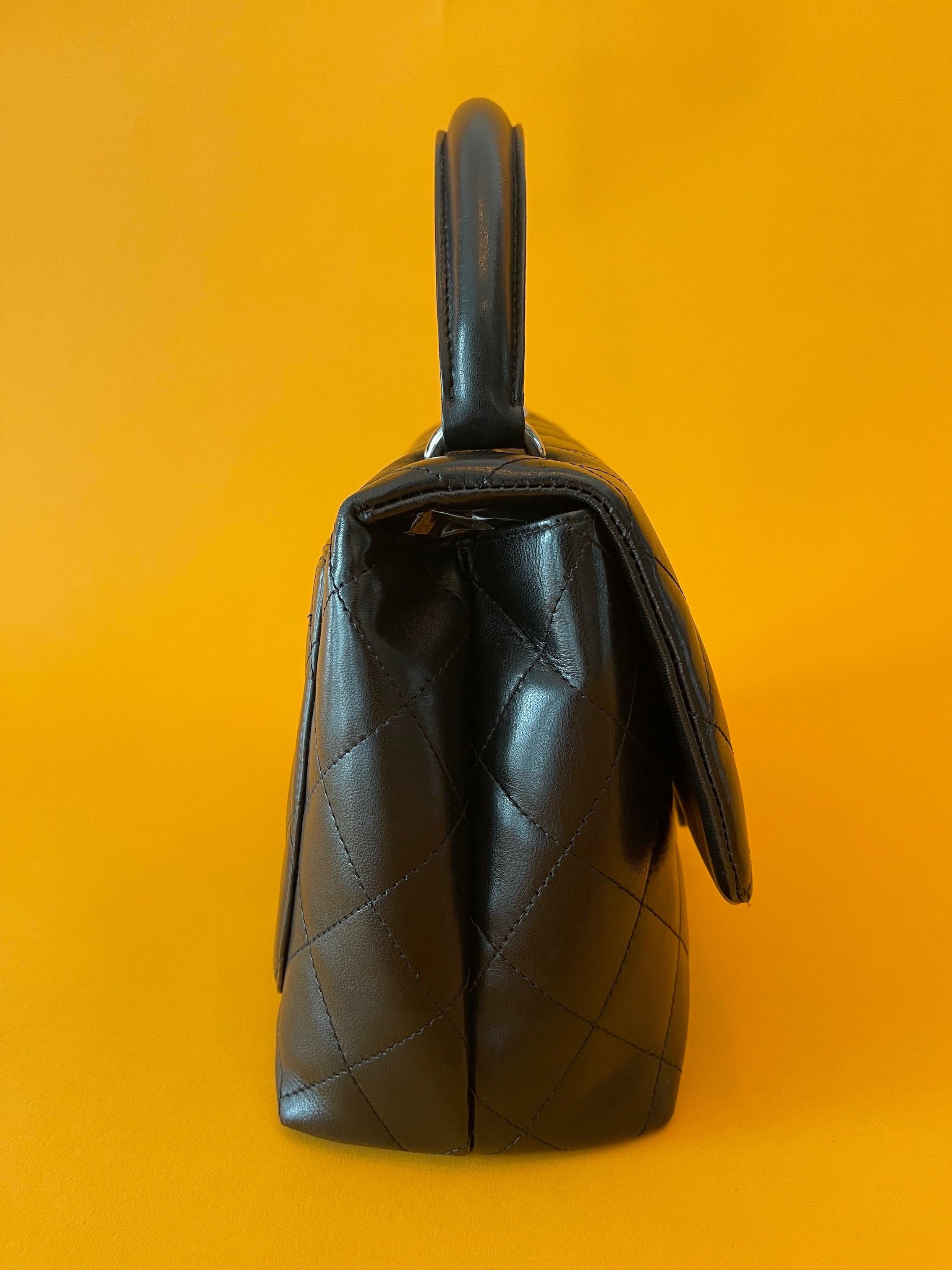 Vintage black leather quilted bag