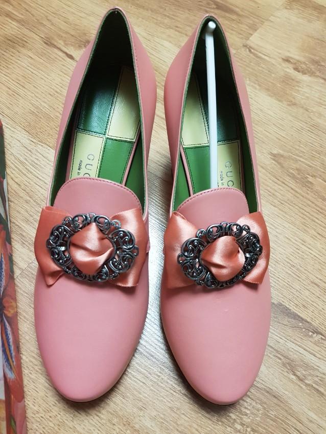 Gucci Bright Peach Leather Pumps with Satin/Crystal Bow