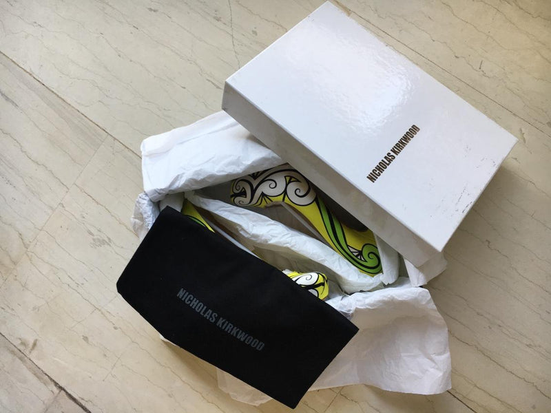 Nicholas Kirkwood satin yellow printed pumps
