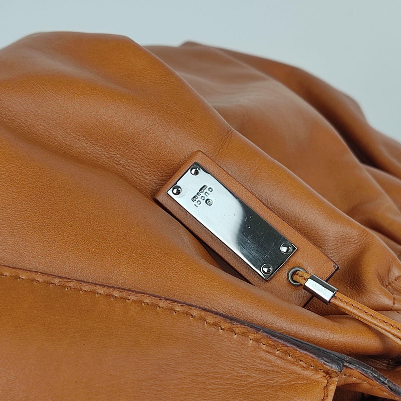 Vintage tan leather bag