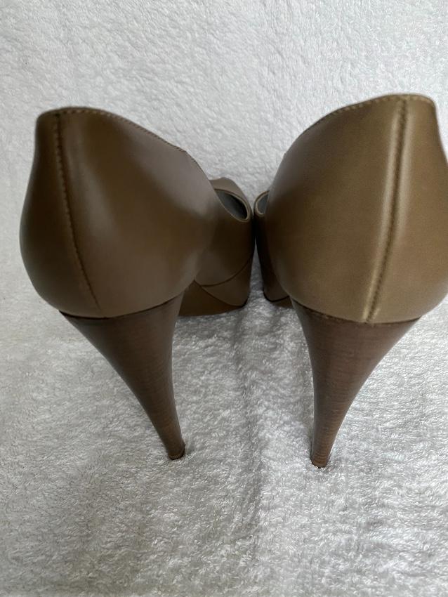 Sergio Rossi Khaki Leather Pumps