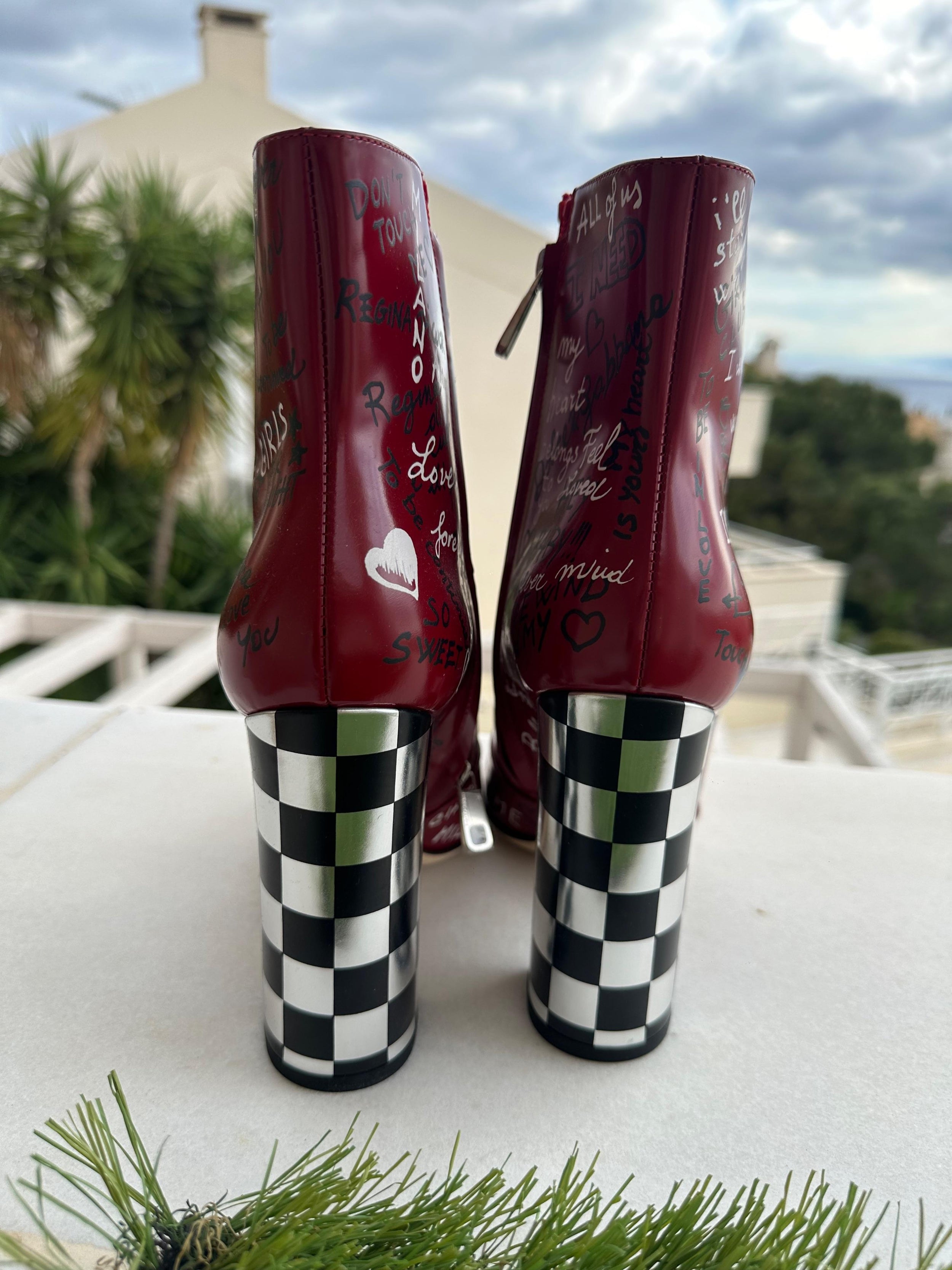 Dlce & Gabbana Red Graffiti Print Heeled Boots