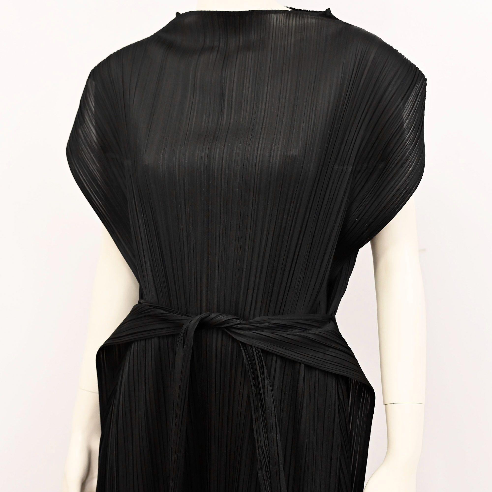 Black Pleats Please Confetti Bits Mock Neck dress
