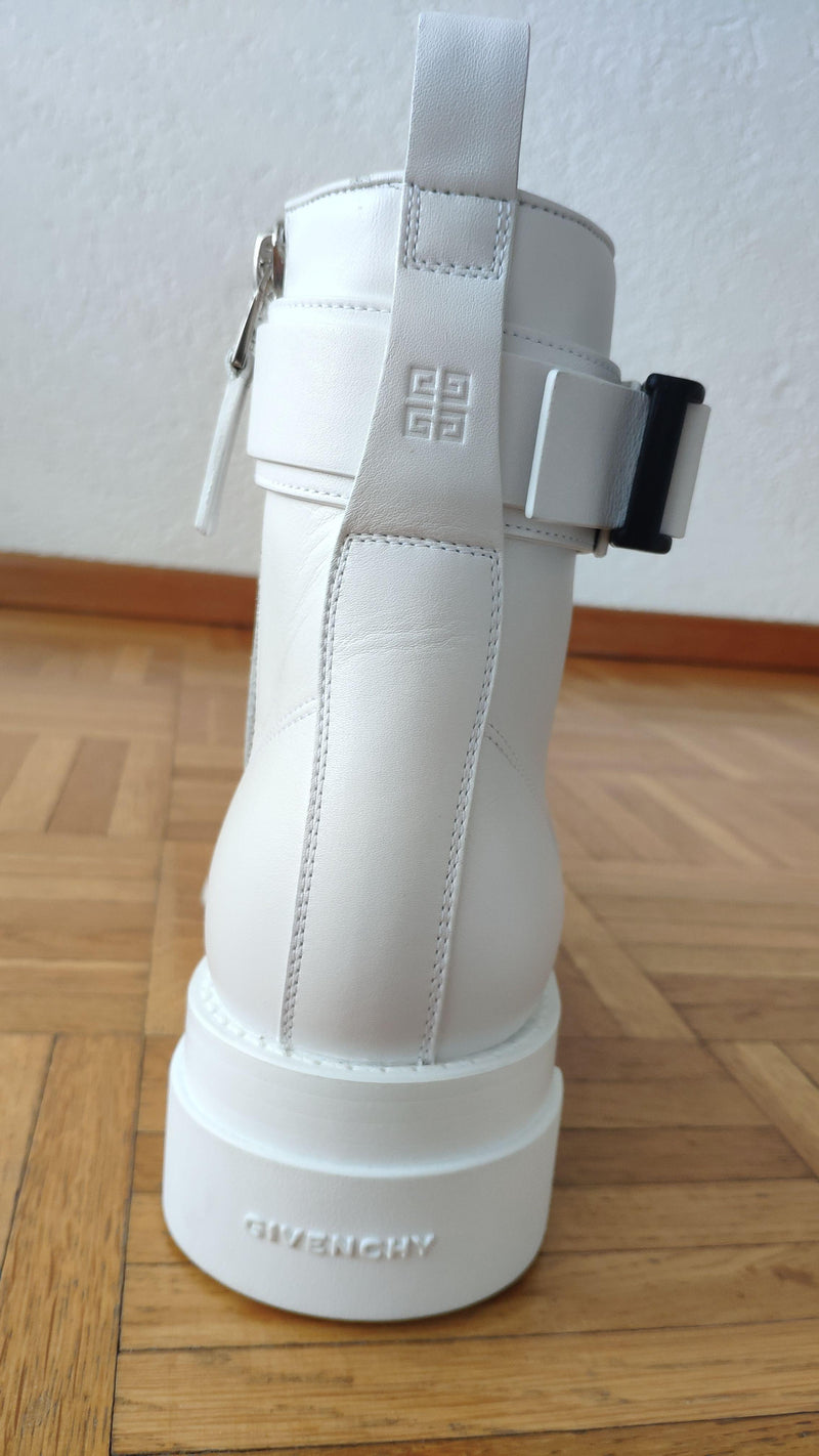 Givenchy White Terra boots in leather with 4G buckle