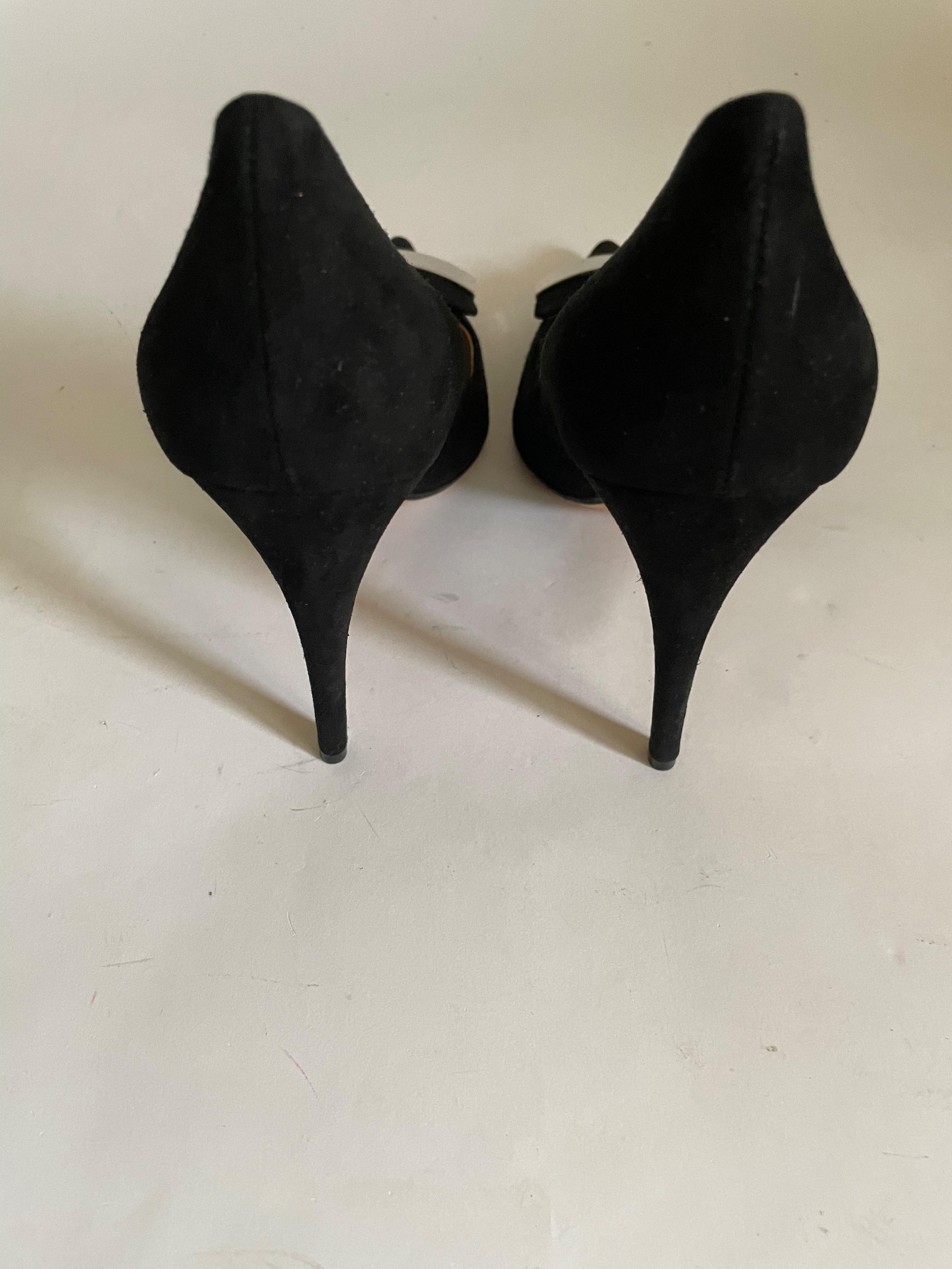 Black Suede 1sr Pumps