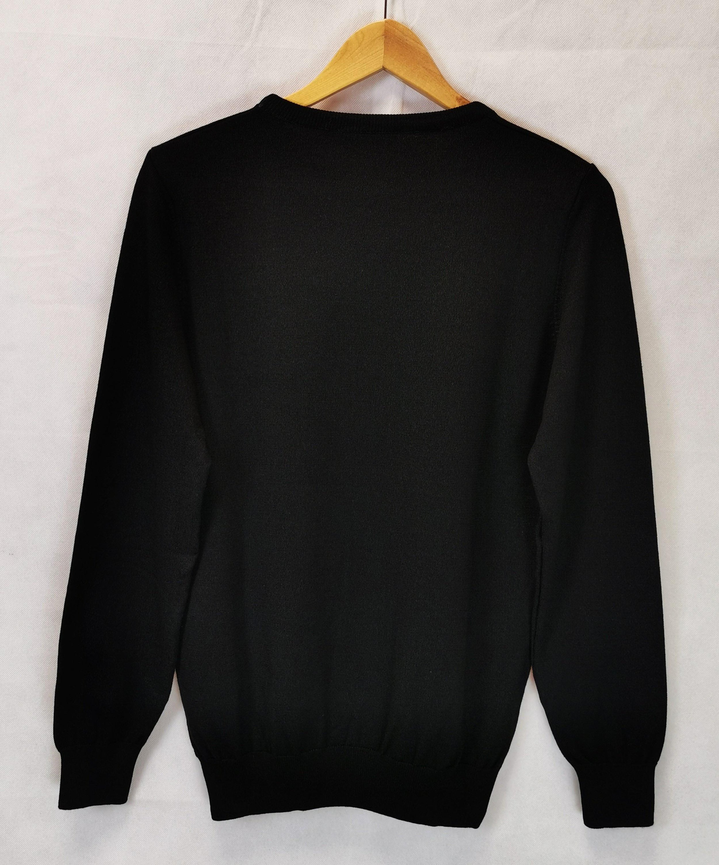 Burberry Black and Red Fine Knit Jumper
