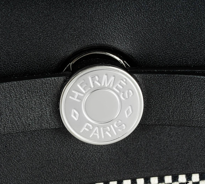 Hermès Ecru Toile / Noir Hunter Herbag Zip 31 Handbag in Quadrille Canvas