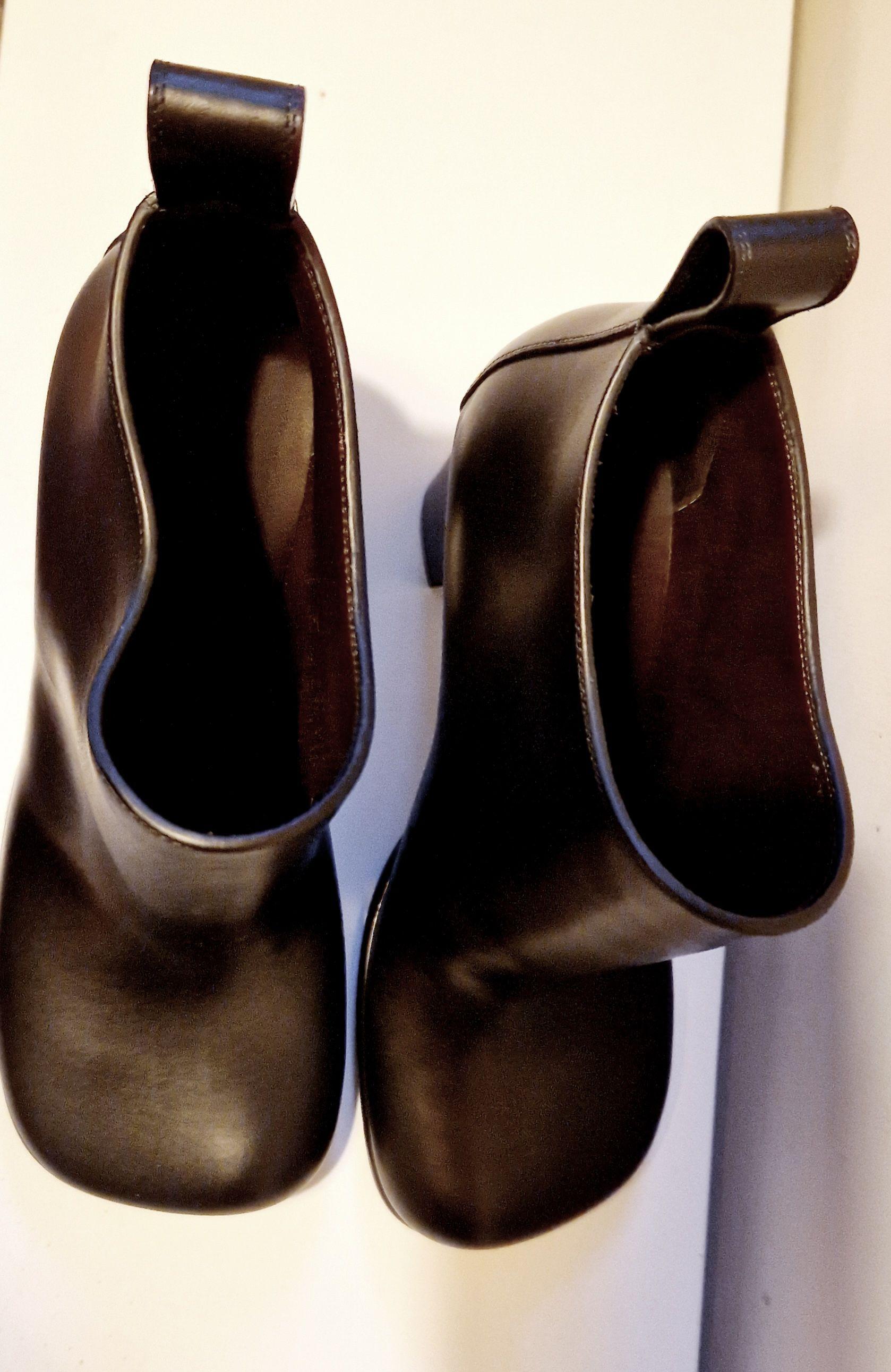 Bottega Veneta Black Leather Storm Ankle Boots