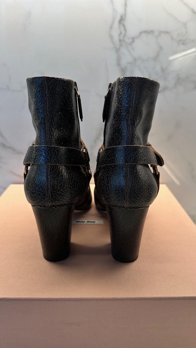 Eabno Leather Buckle Detail Ankle Boots