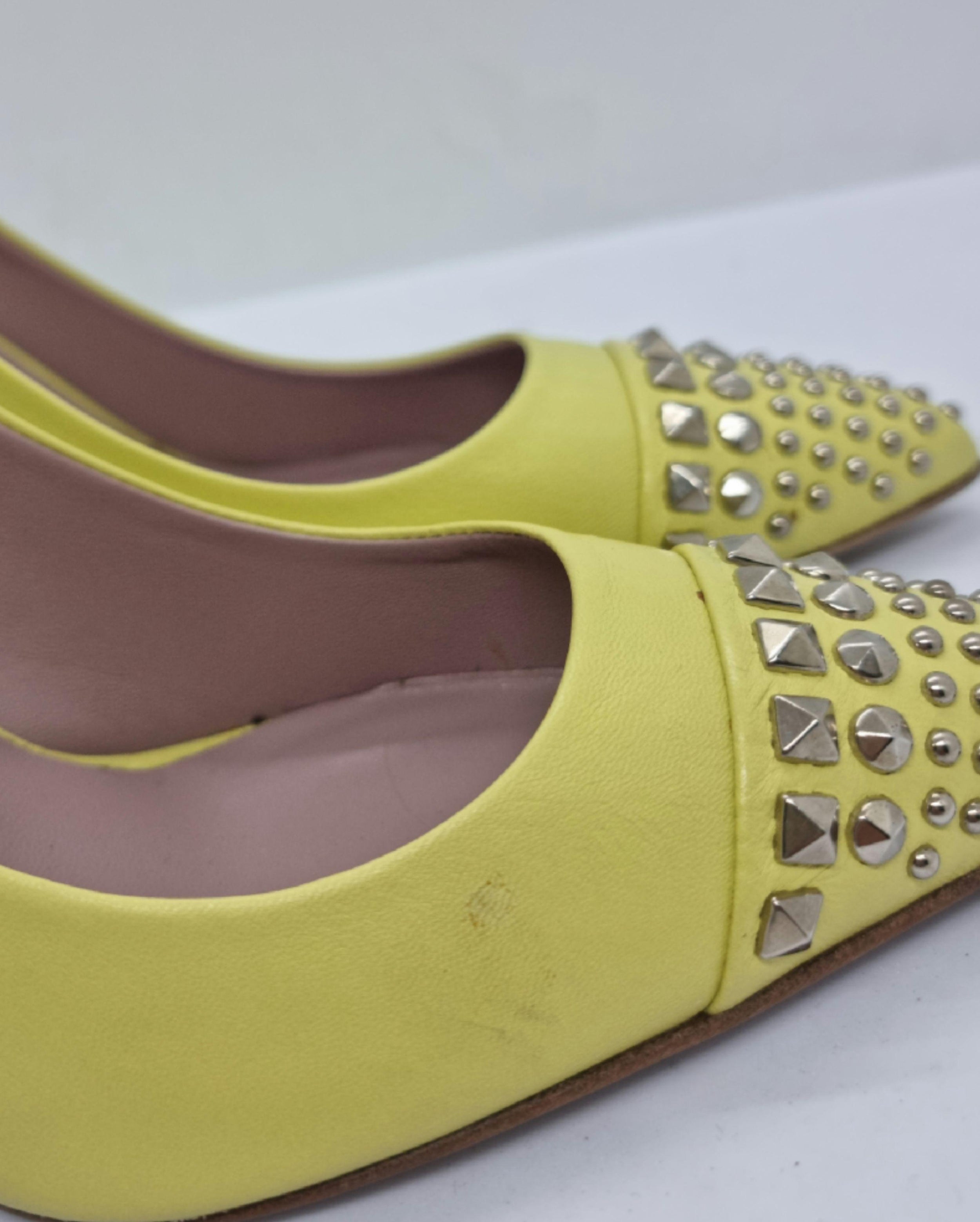 Gucci Yellow Studded Leather Malaga Pointed Toe Pumps