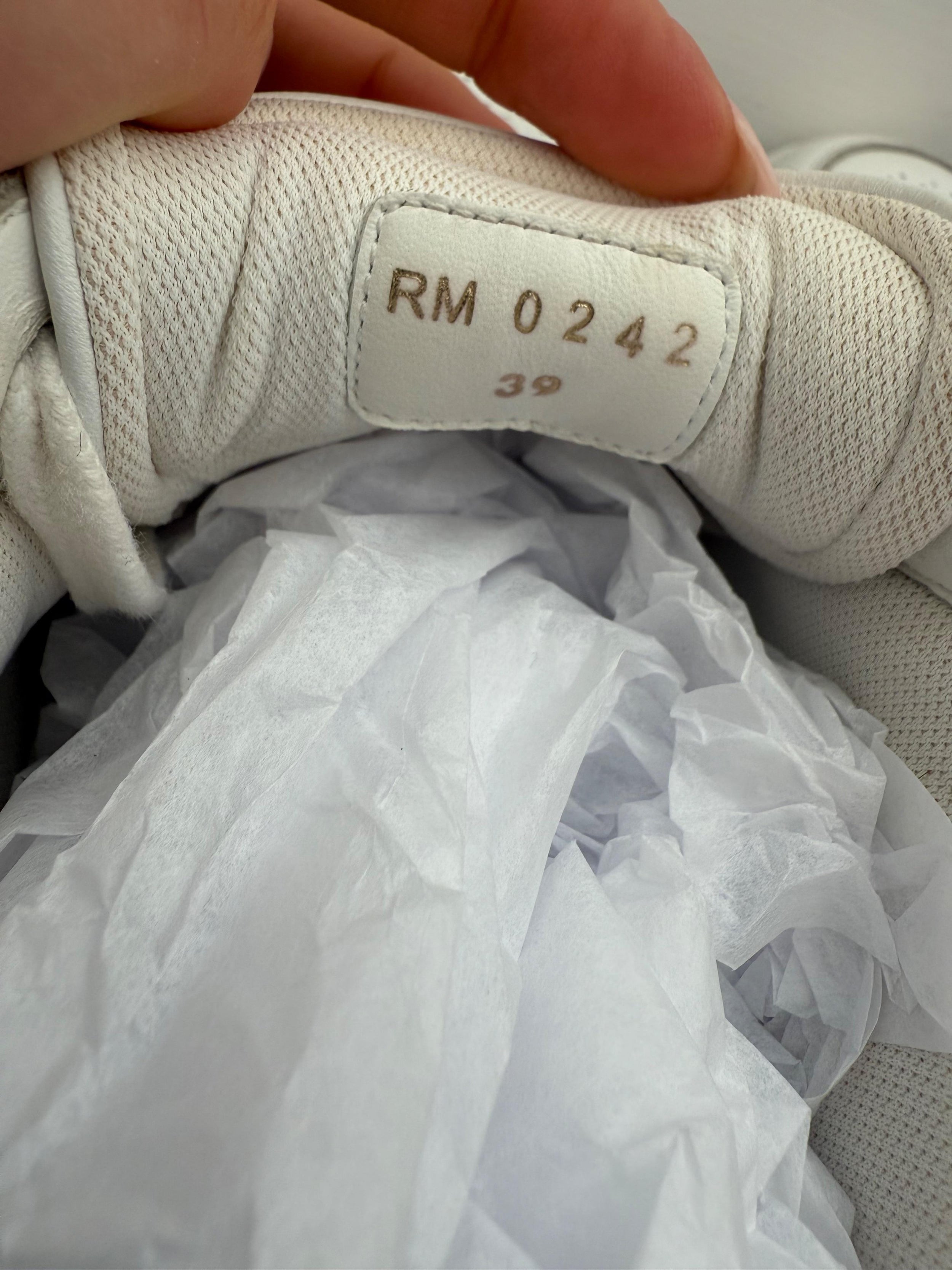 Low Lace Up White Lther Sneakers