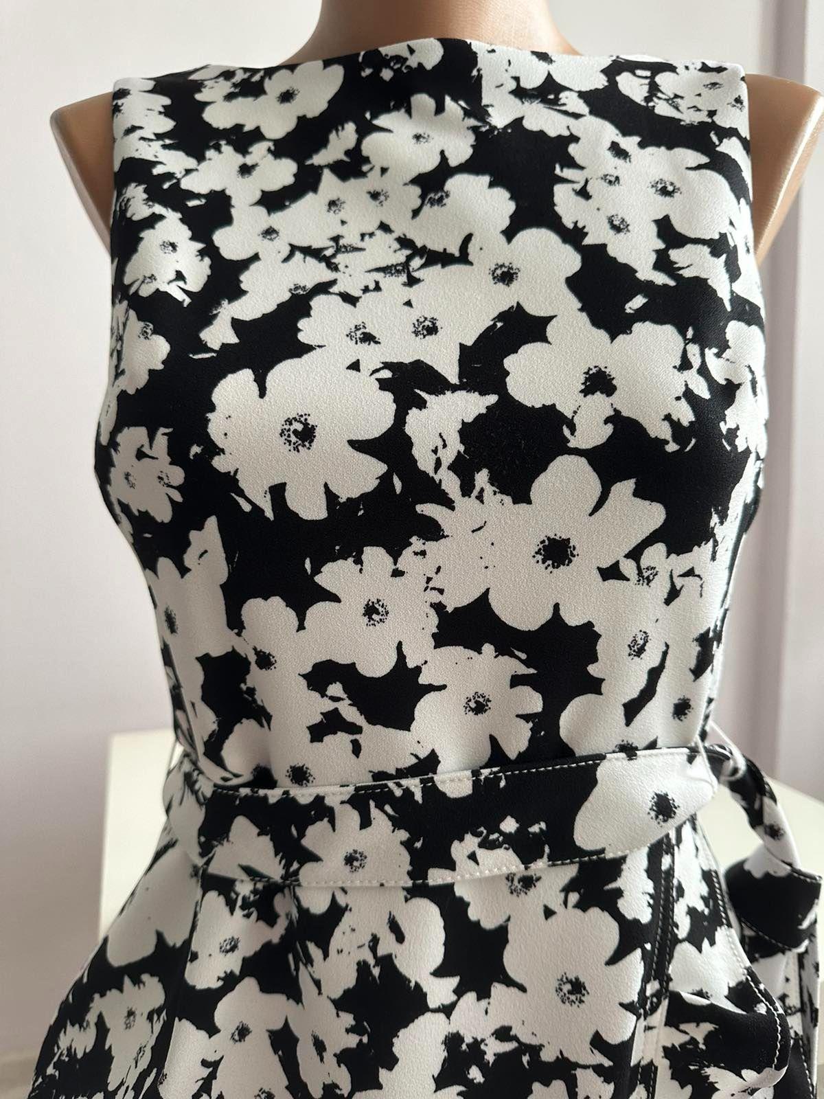 Floral Printed Black & White Sleeveless Dress