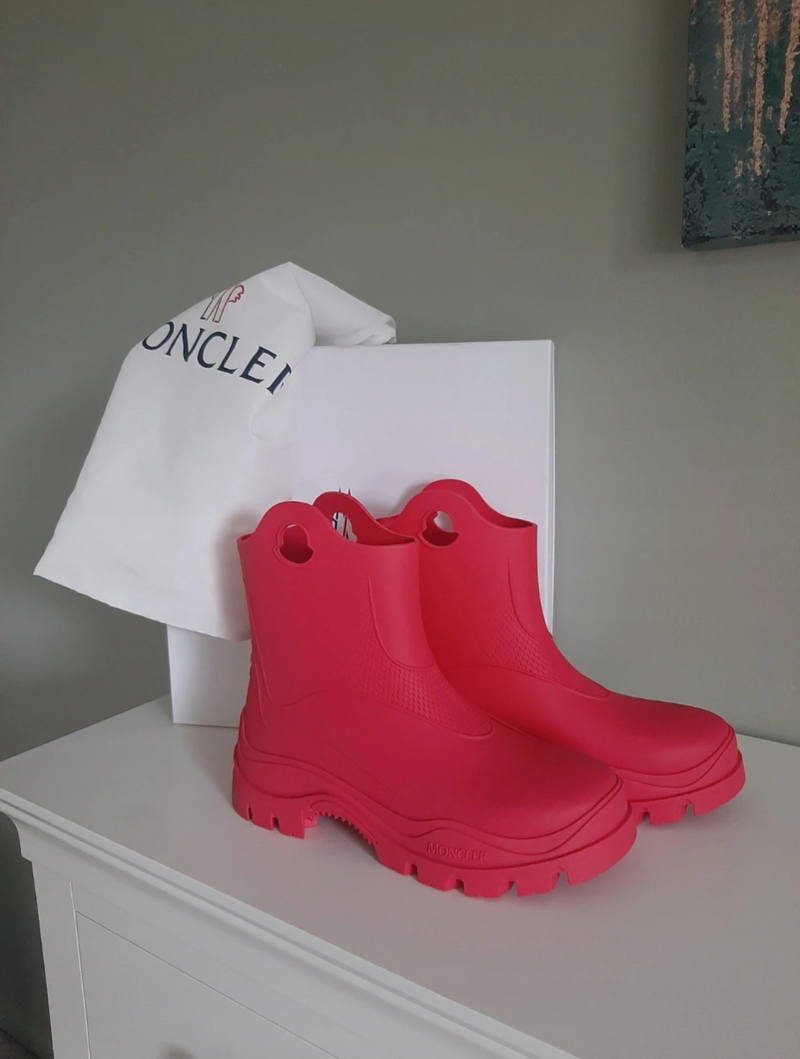 Fuschia Rubber Short Wellies