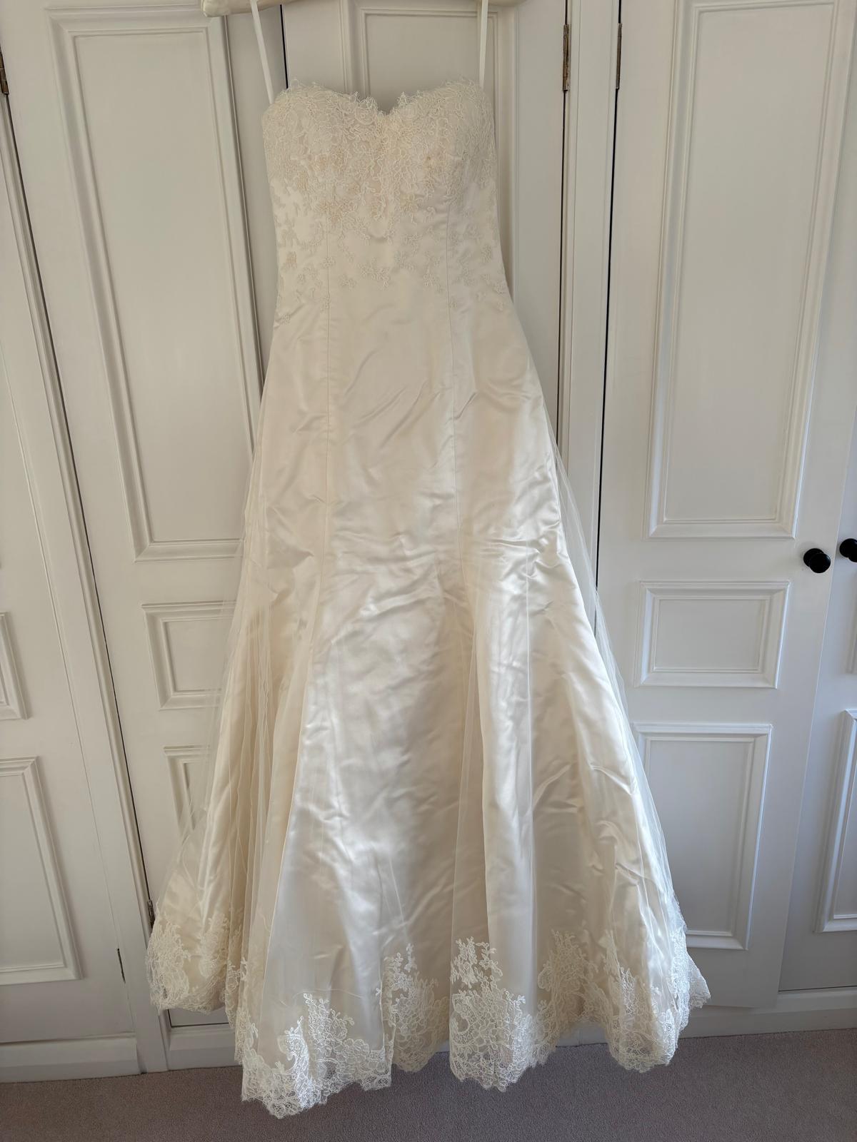 Phillipa Lepley Custom Made Wedding Dress