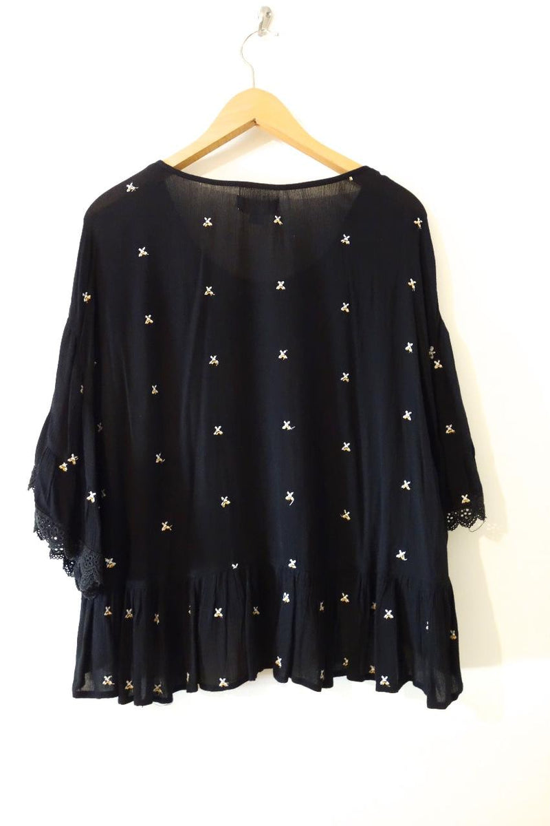Velvet by Graham & Spencer embroidered alasdair top