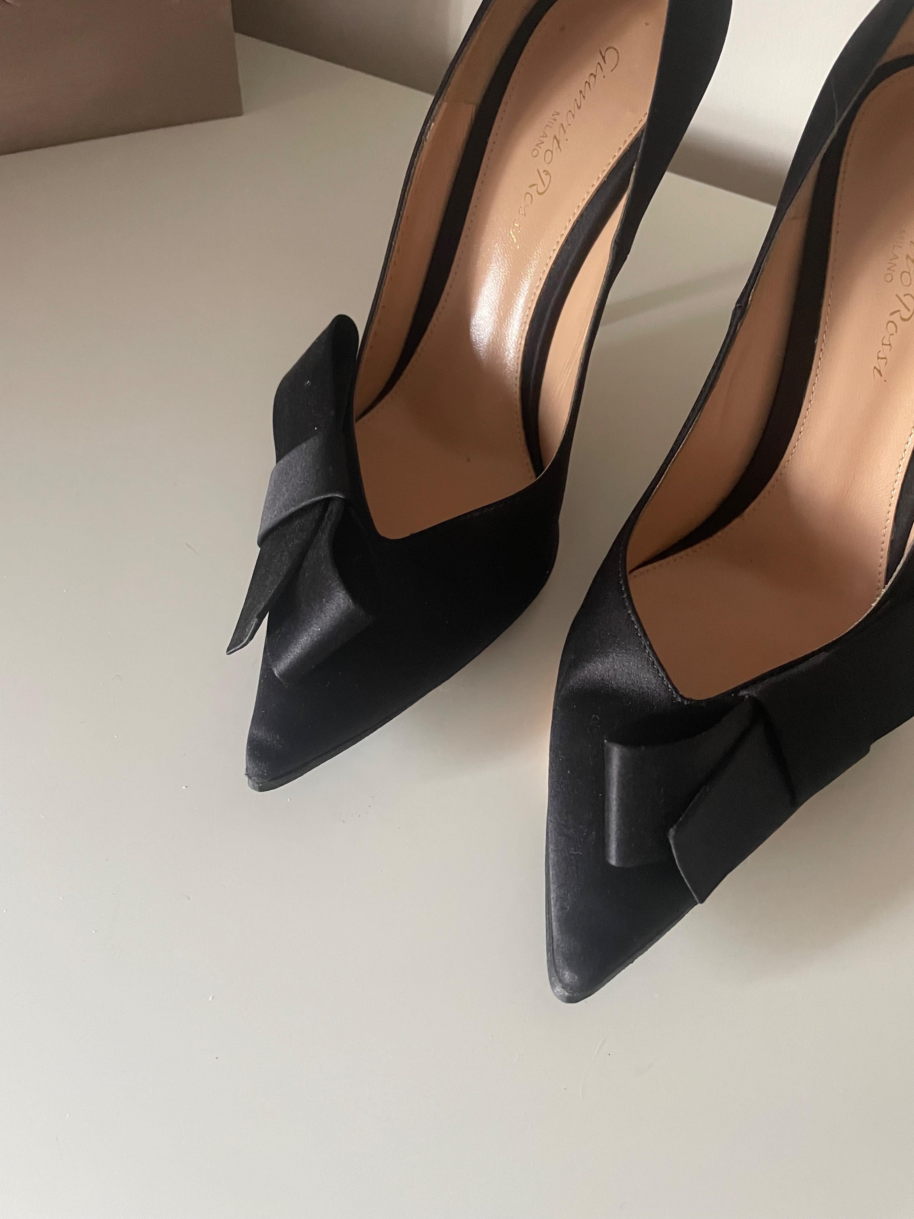 Gianvito Rossi Kyoto 100 Bow-embellished Satin Pumps