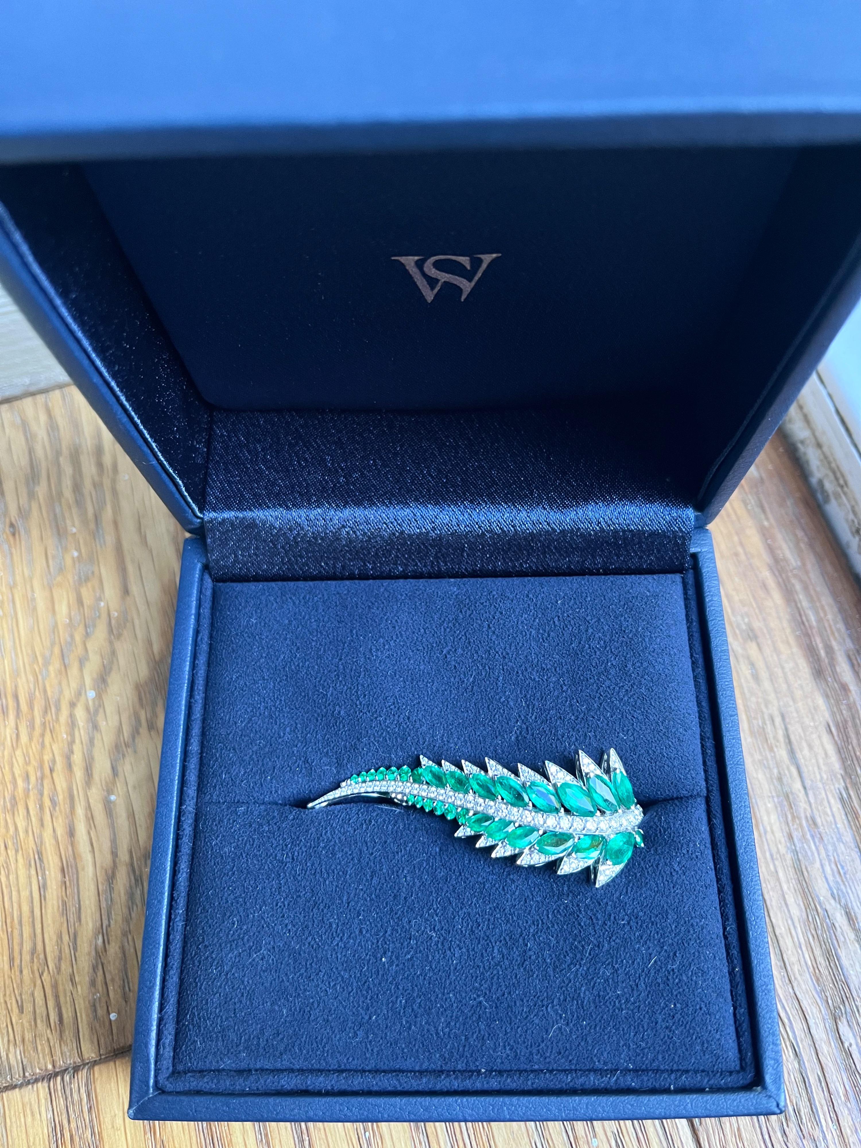 Stephen Webster Emerald Plumage Side Sweep Ring