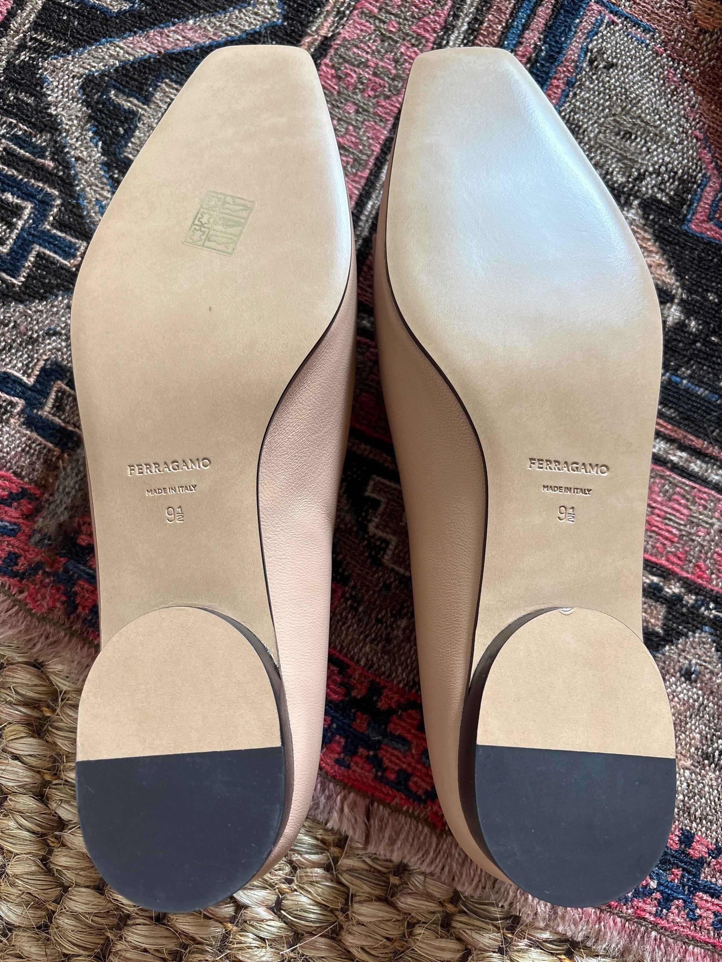 Ferragamo Leda Camel Leather Bow Detail Loafers