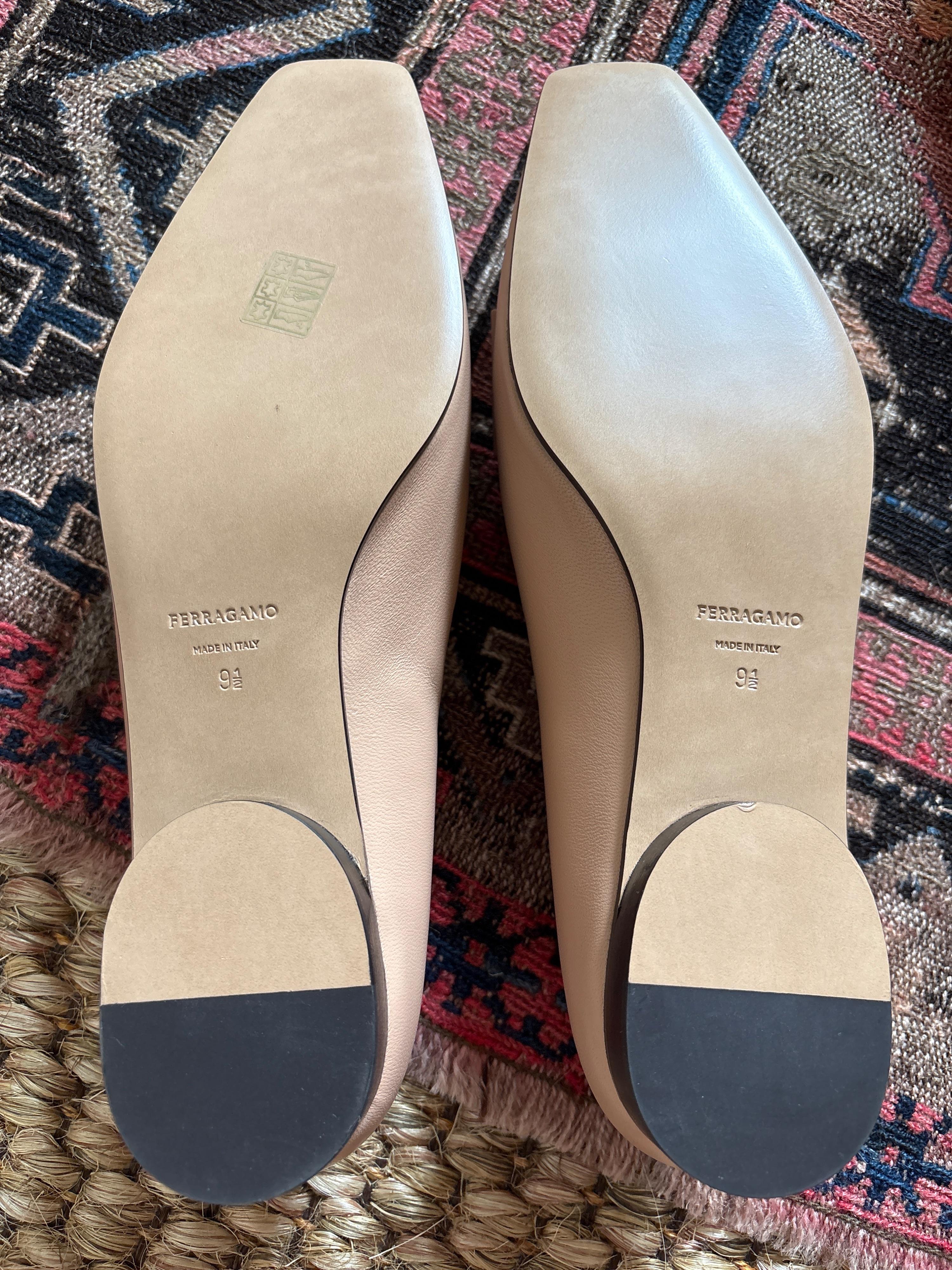 Ferragamo Leda Camel Leather Bow Detail Loafers