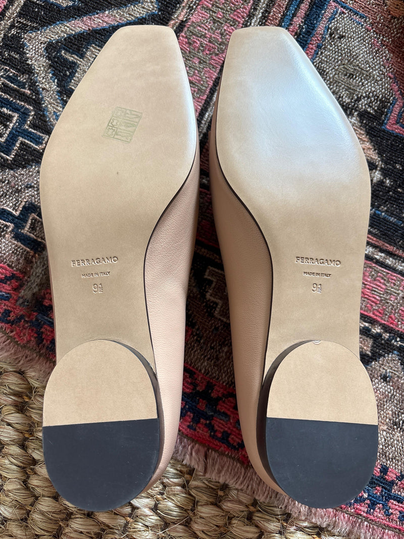 Ferragamo Leda Camel Leather Bow Detail Loafers