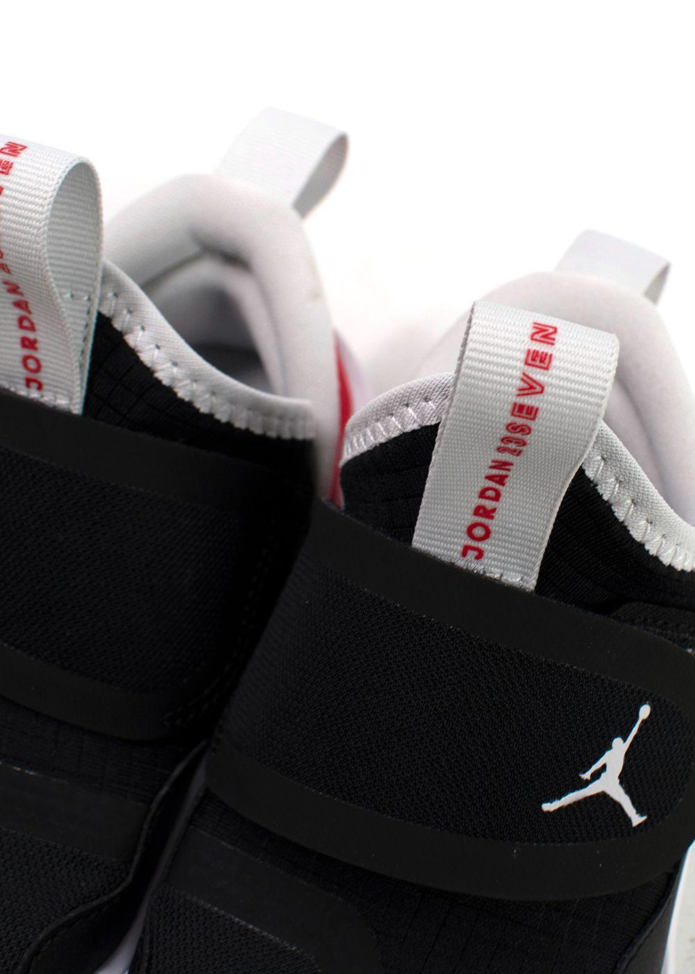 Nike Jordan black & red 23/7 Junior Trainers