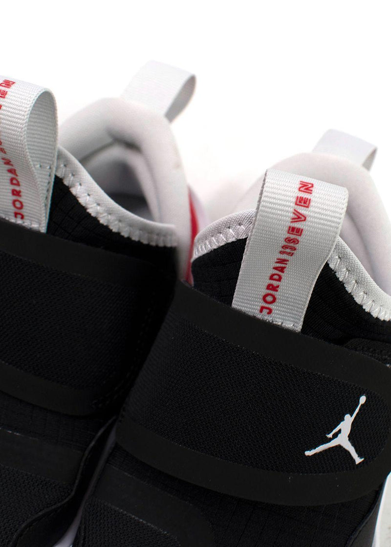 Nike Jordan black & red 23/7 Junior Trainers